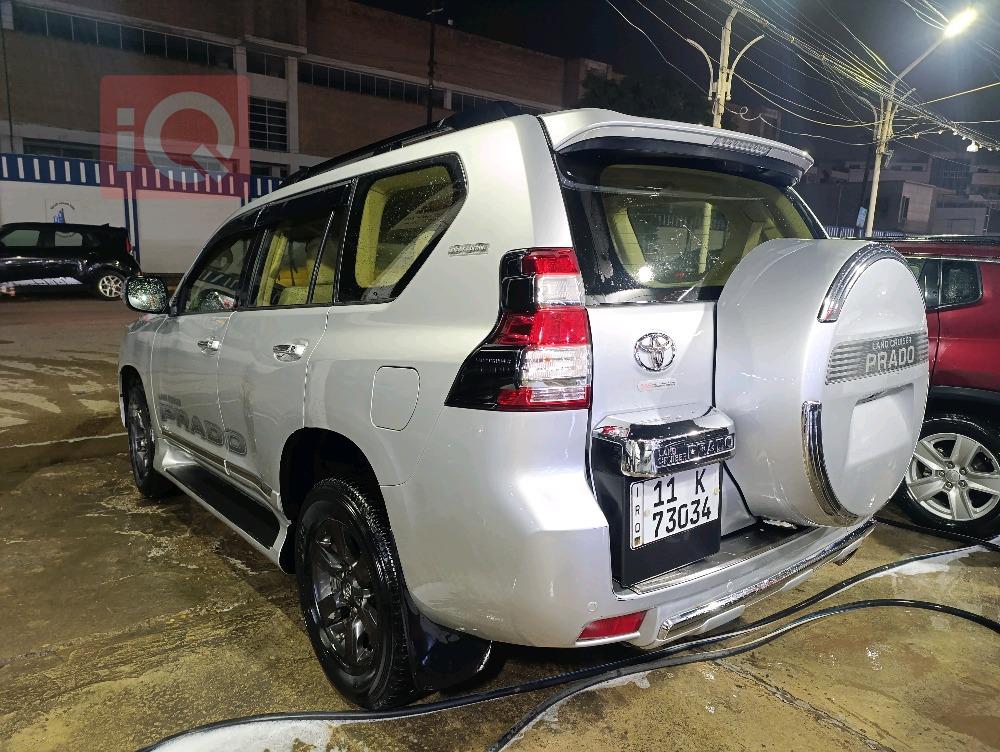 تۆیۆتا لاندكروزر پرادۆ